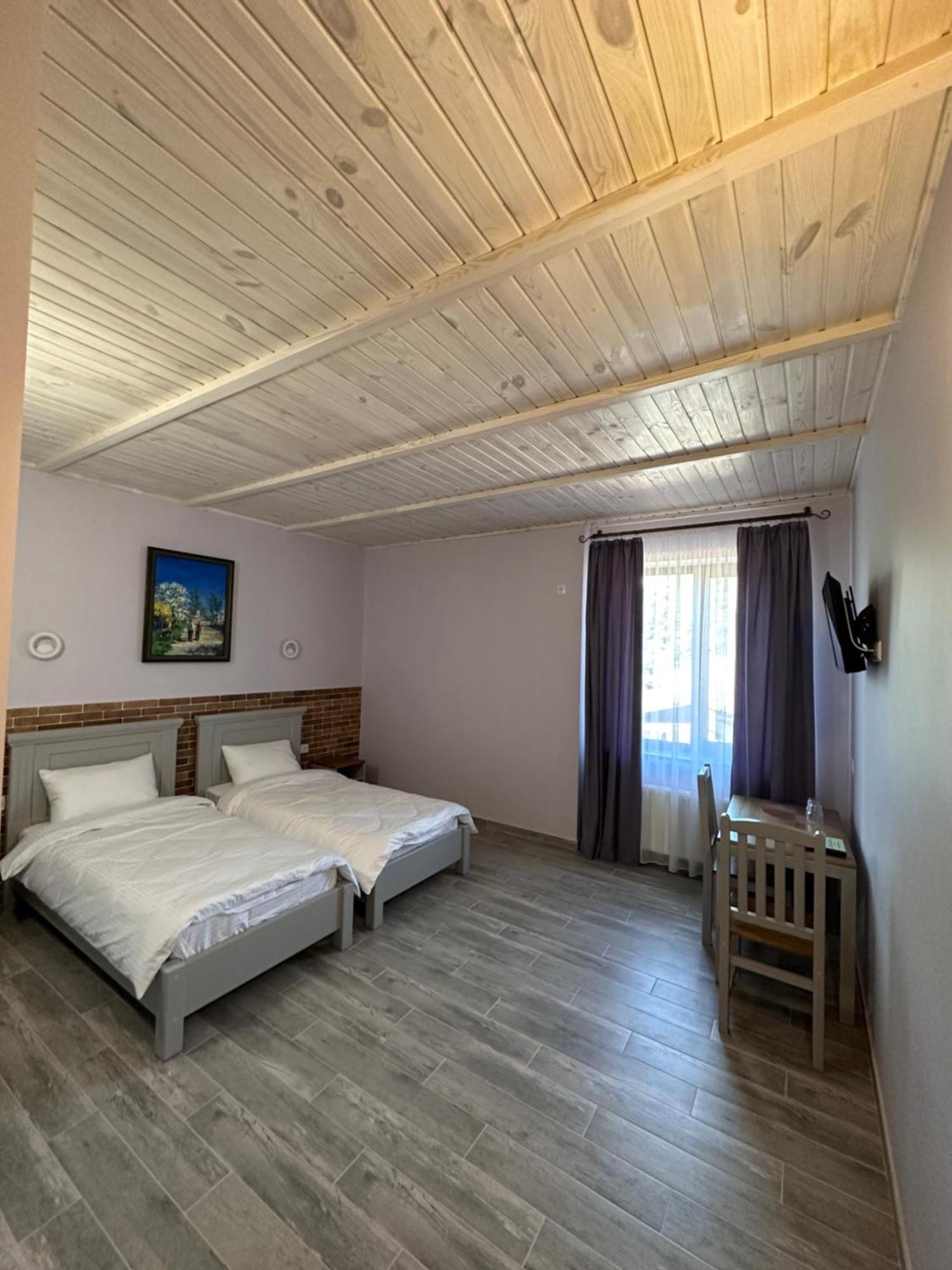 Hotel Maestro Ostroh Zewnętrze zdjęcie