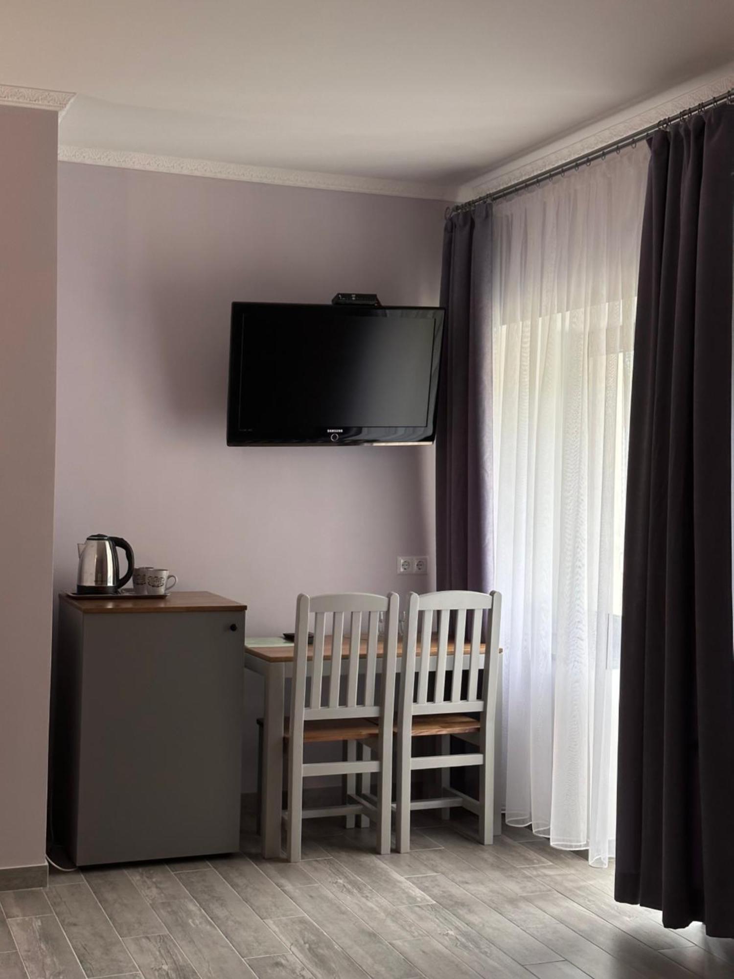 Hotel Maestro Ostroh Zewnętrze zdjęcie