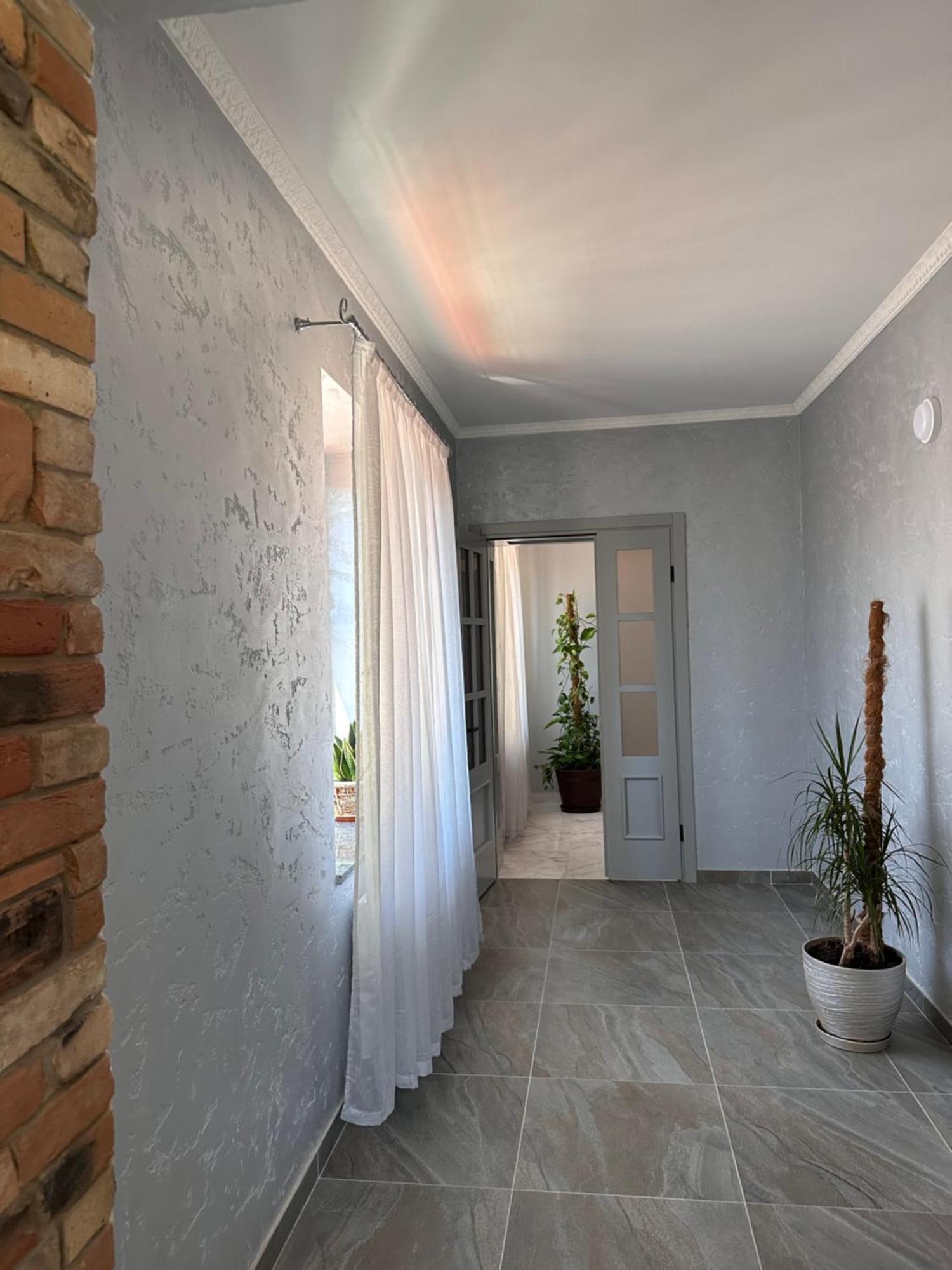 Hotel Maestro Ostroh Zewnętrze zdjęcie