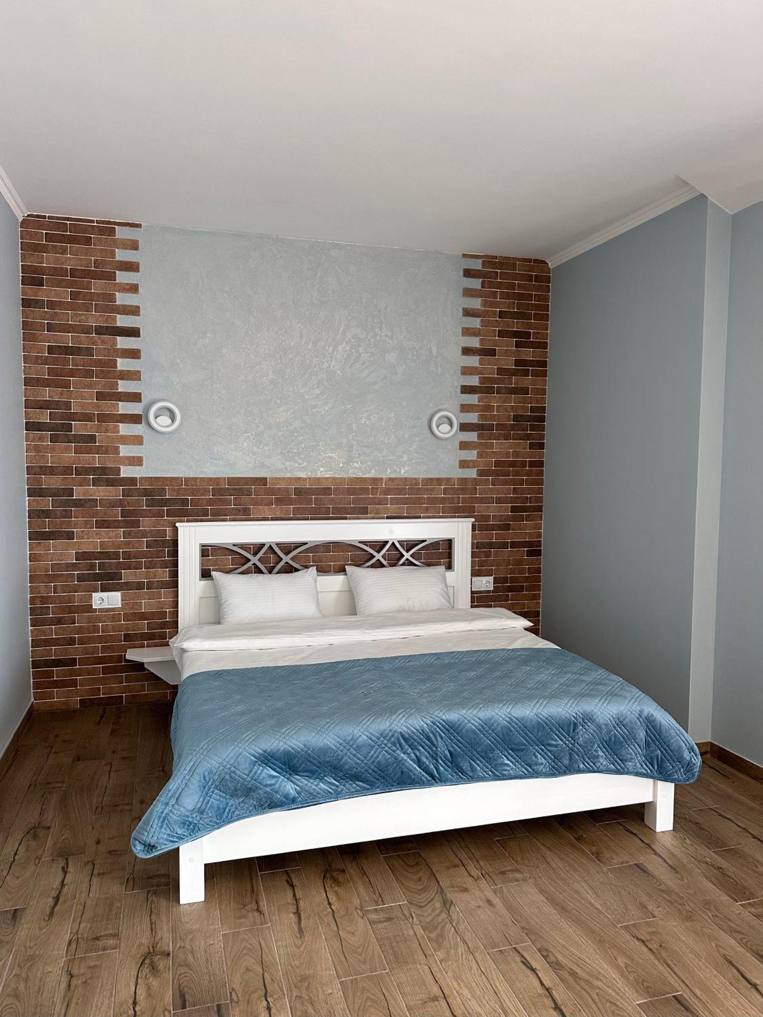 Hotel Maestro Ostroh Zewnętrze zdjęcie