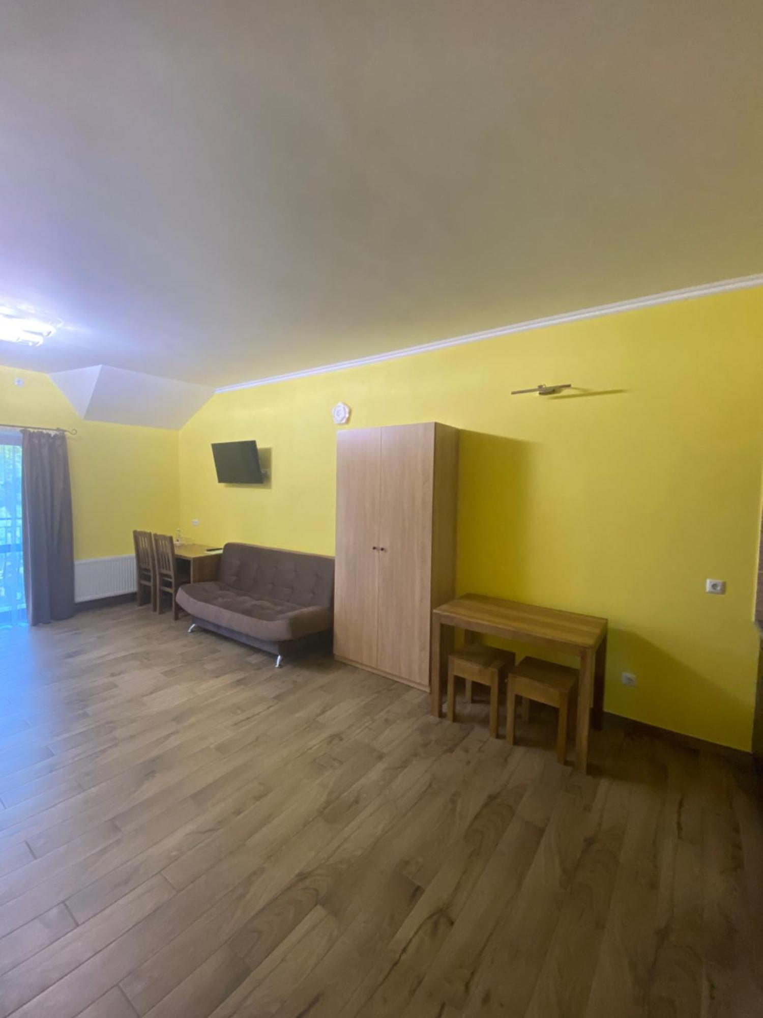 Hotel Maestro Ostroh Zewnętrze zdjęcie