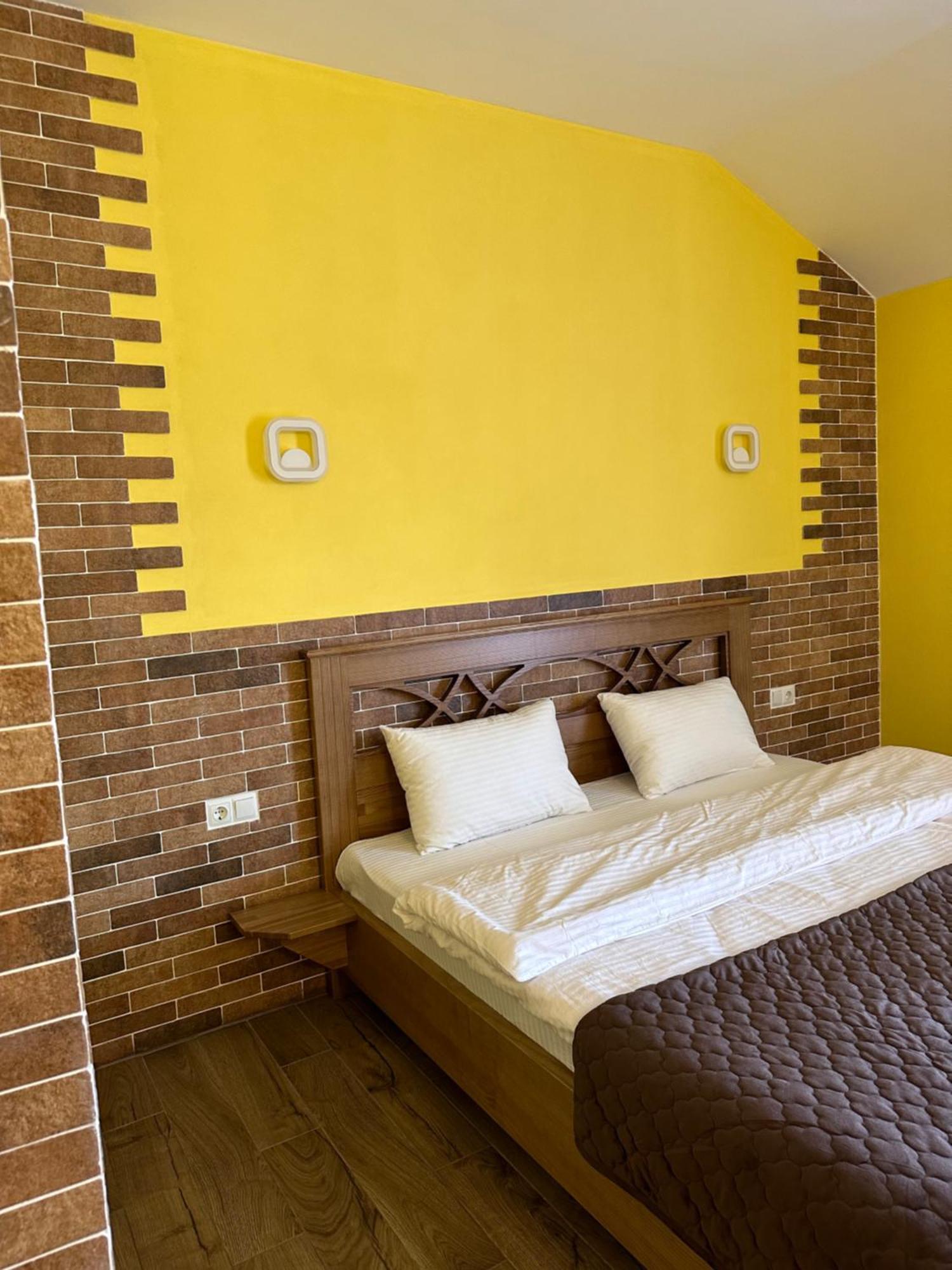 Hotel Maestro Ostroh Zewnętrze zdjęcie