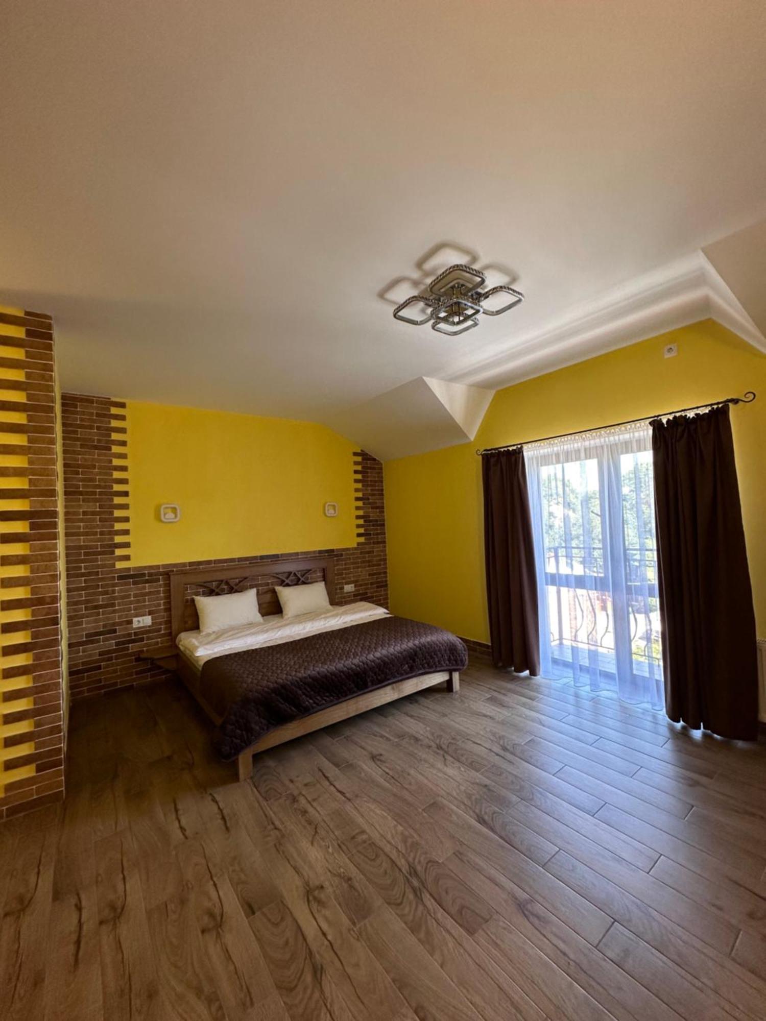 Hotel Maestro Ostroh Zewnętrze zdjęcie