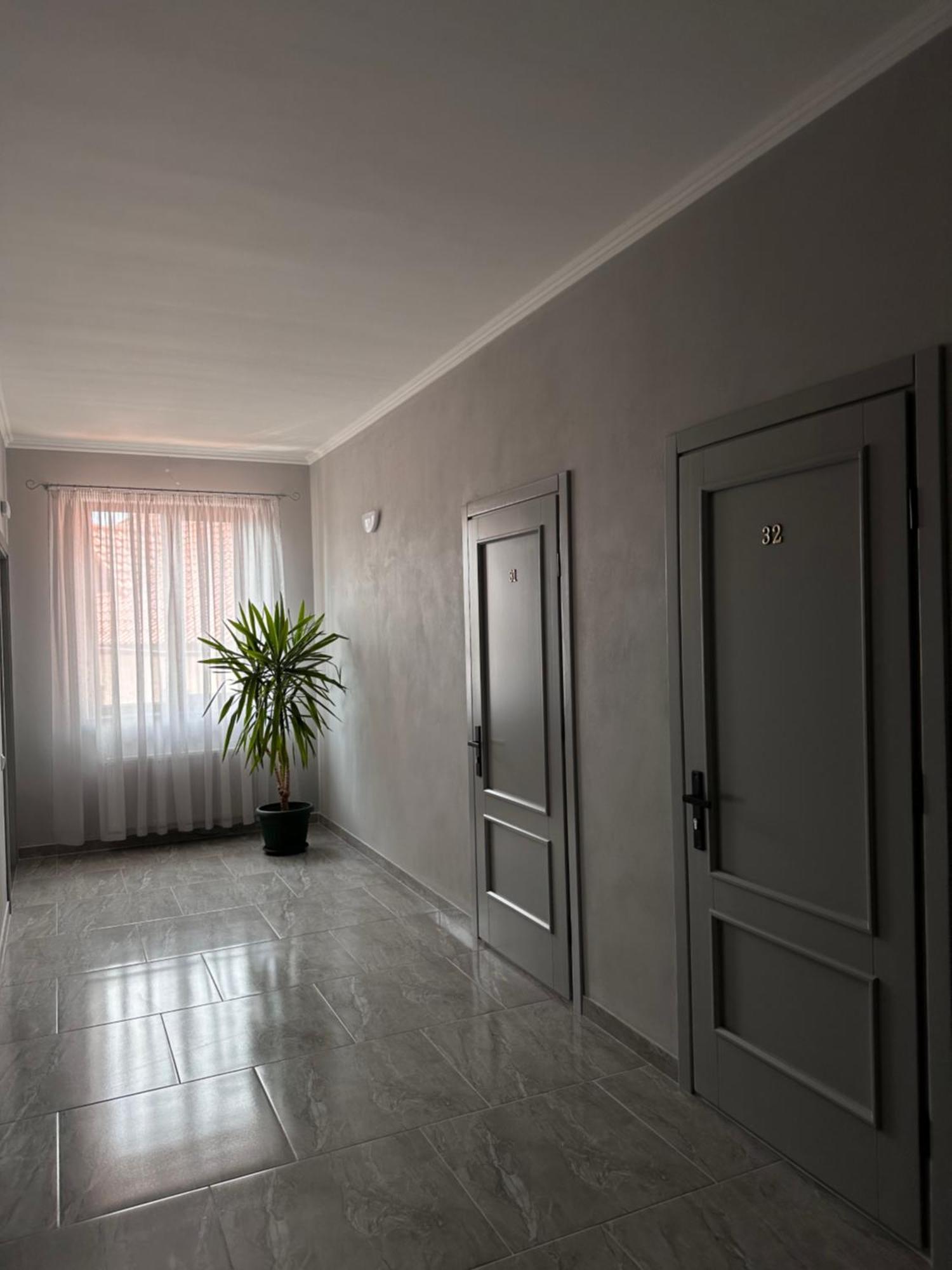 Hotel Maestro Ostroh Zewnętrze zdjęcie