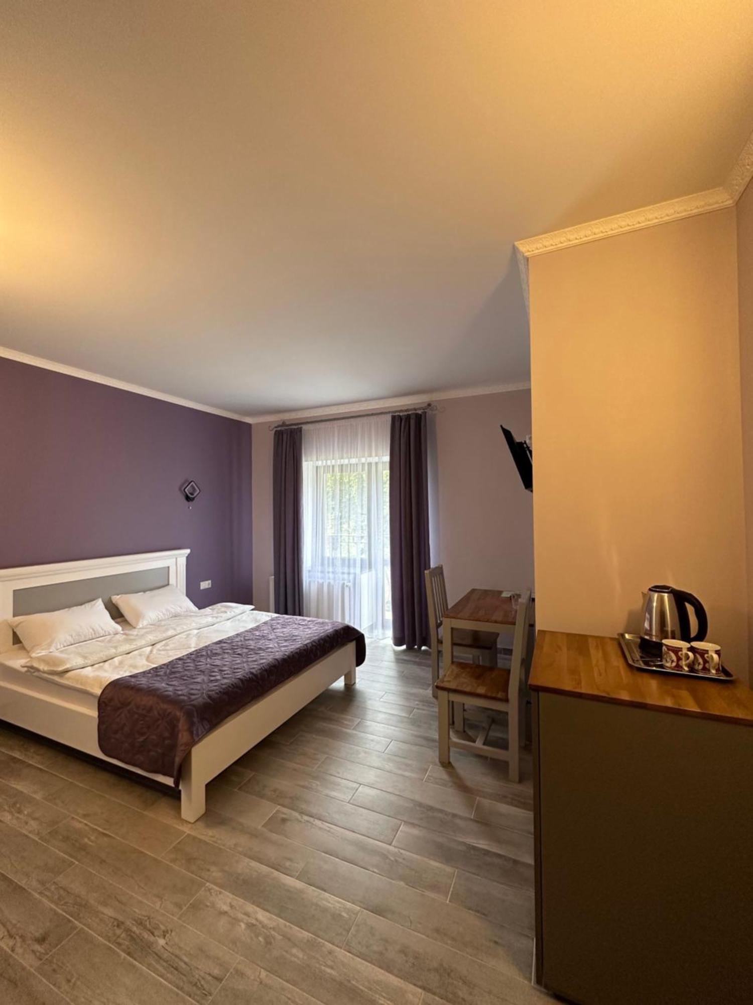 Hotel Maestro Ostroh Zewnętrze zdjęcie