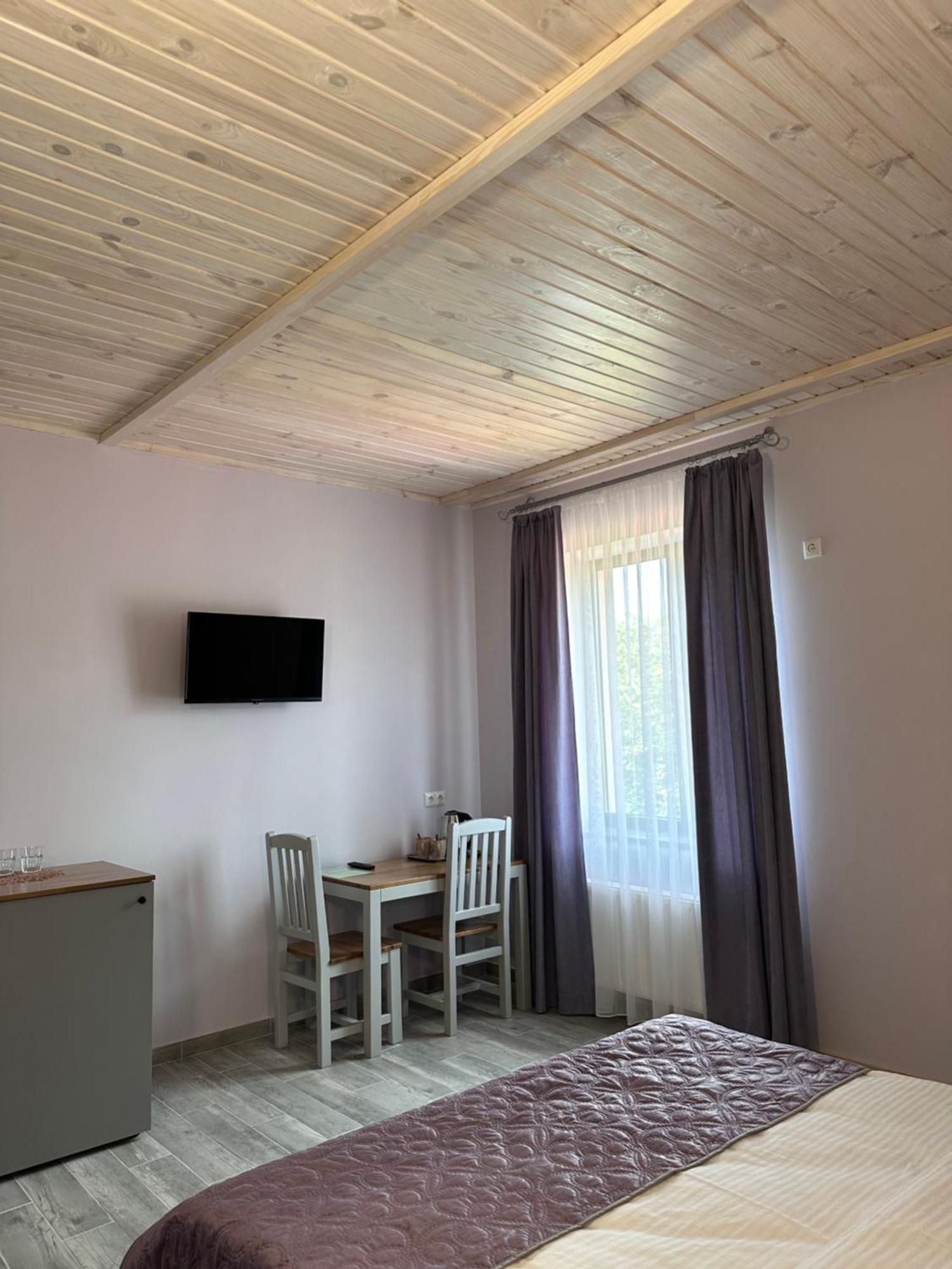 Hotel Maestro Ostroh Zewnętrze zdjęcie