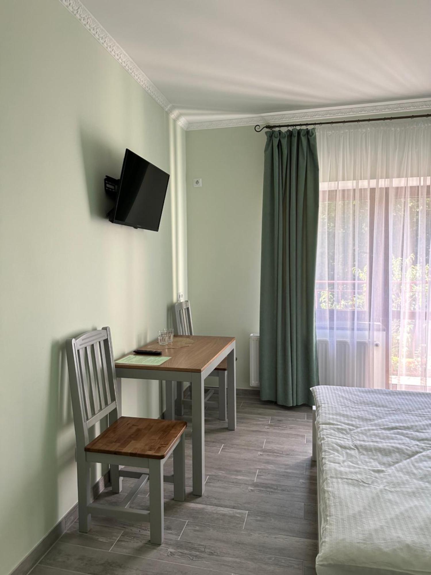 Hotel Maestro Ostroh Zewnętrze zdjęcie