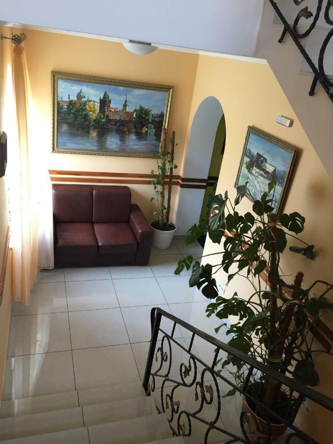 Hotel Maestro Ostroh Zewnętrze zdjęcie
