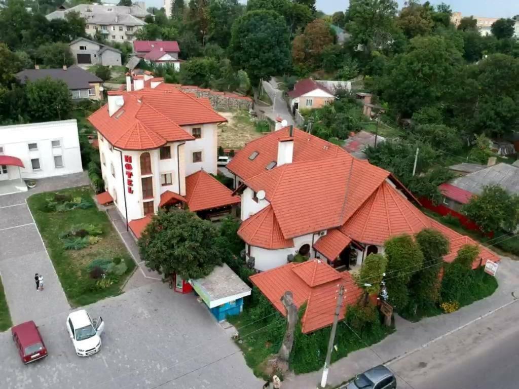 Hotel Maestro Ostroh Zewnętrze zdjęcie