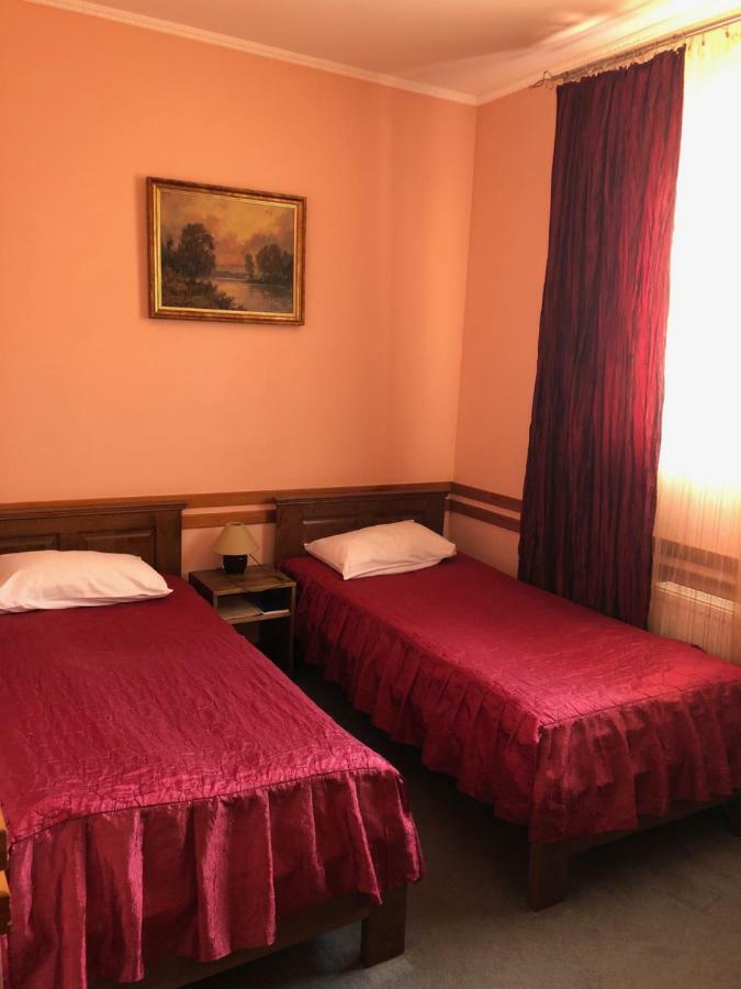 Hotel Maestro Ostroh Zewnętrze zdjęcie