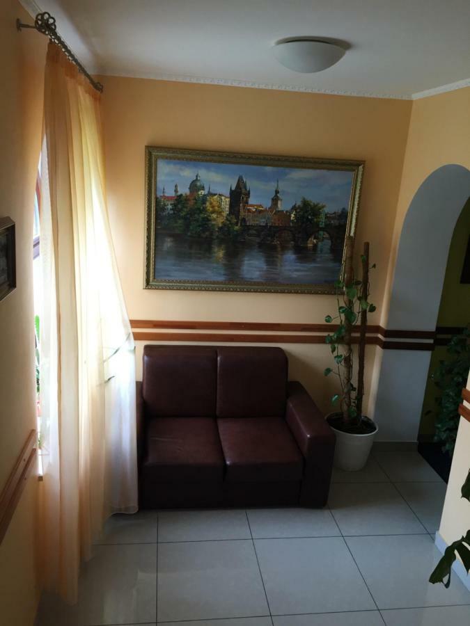 Hotel Maestro Ostroh Zewnętrze zdjęcie